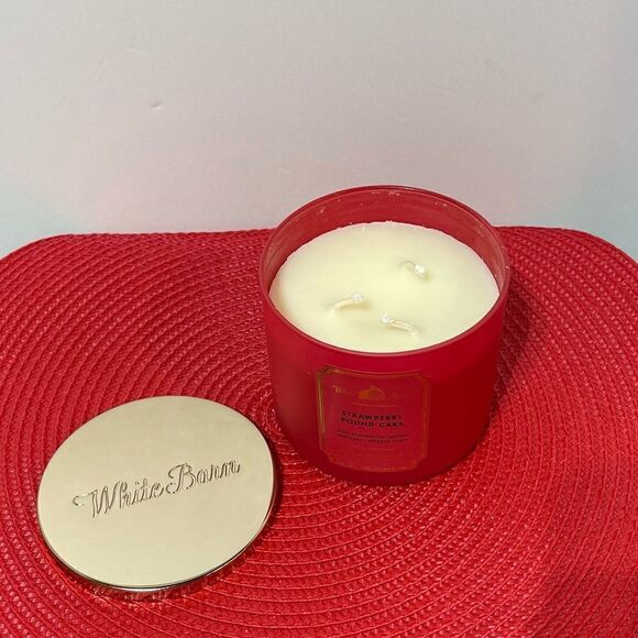 BBW Strawberry Pound Cake 3 Wick Candle NWT - Picture 2 of 4